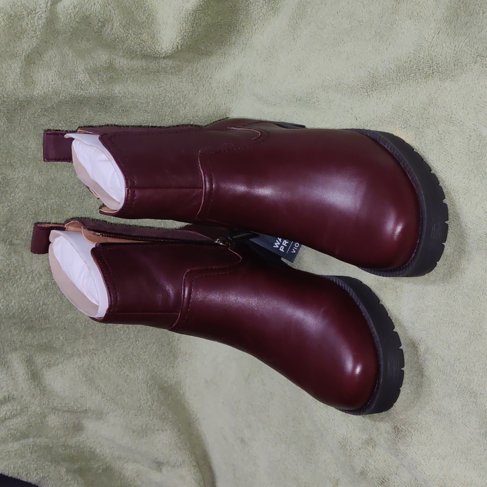 Vionic Women's Burgundy Leather Ankle Boots